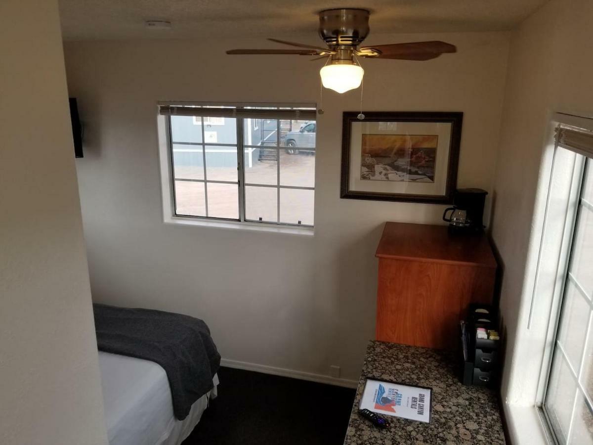 Villa 072A Affordable Getaway Near South Rim Sleeps 4- No Kitchenette Valle Exterior foto